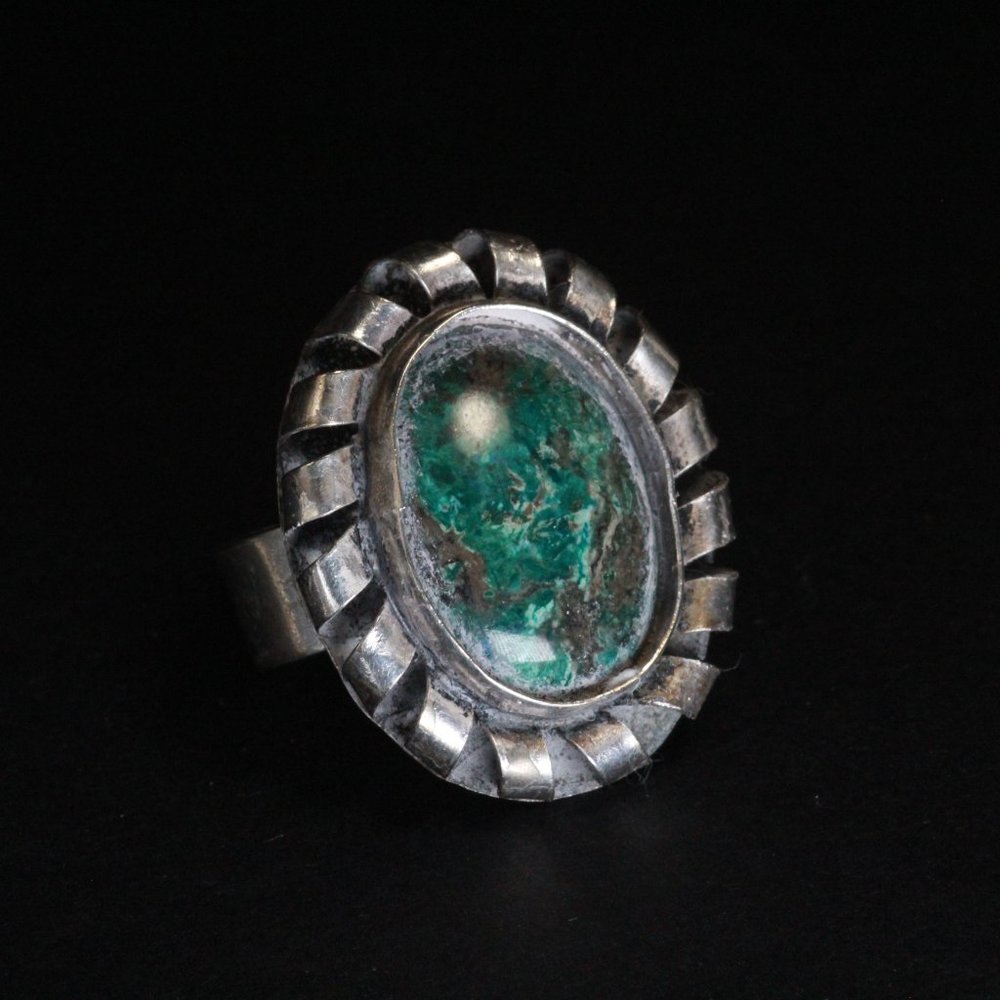 Silver 800 Big Green Stone Split Ring - image 3